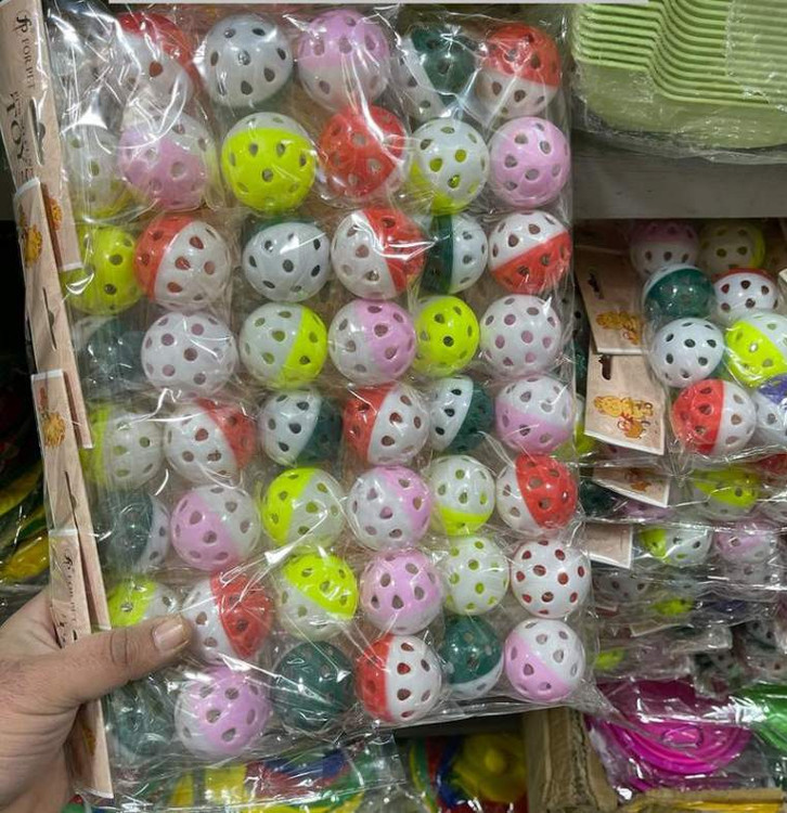 خرید عمده توپ زنگولهدار پلاستیکی گربه و سگ پک ۴ تایی در پت پخش بانه عبدالهی